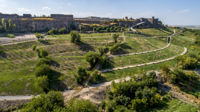 Diyarbakır'ın tarihi surları millet bahçesine kavuşuyor