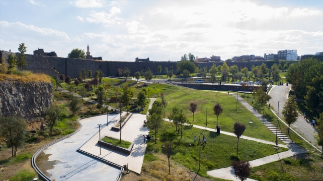 Diyarbakır'ın tarihi surları millet bahçesine kavuşuyor