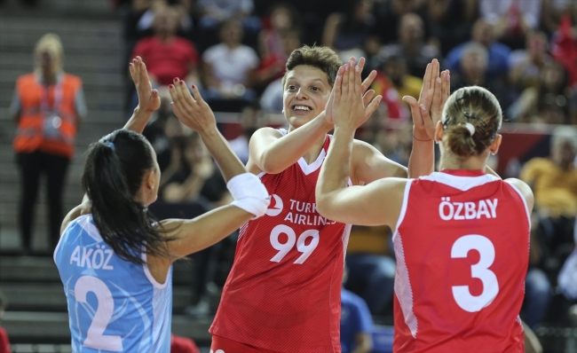 A Milli Kadın Voleybol Takımı 2'de 2 yaptı