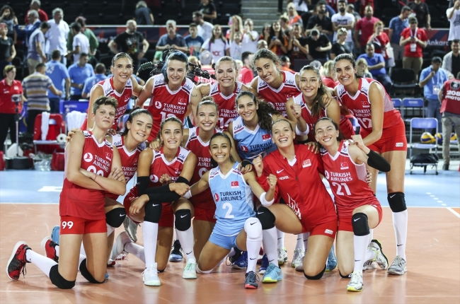 A Milli Kadın Voleybol Takımı 2'de 2 yaptı
