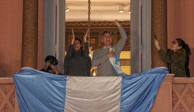 Arjantin'de halk hükümete destek olmak için sokağa döküldü