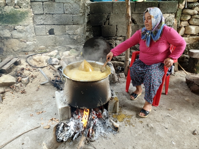 Üzüm pekmezinin bağdan sofraya imece usulü yolculuğu
