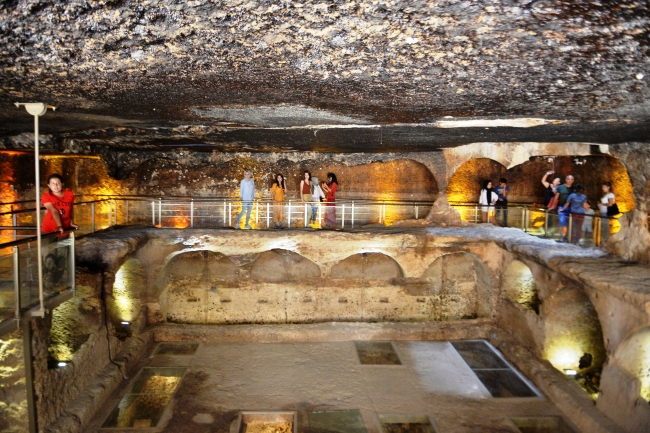 Tatilde deniz yerine tarihi seçtiler