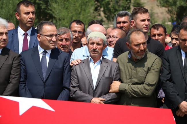 Şehit Uzman Çavuş Yunus Şahin son yolculuğuna uğurlandı