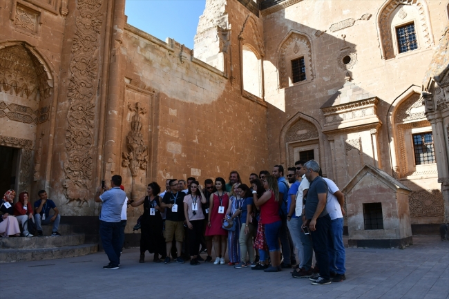 Görkemli yapısıyla 235 yıllık tarih: İshakpaşa Sarayı