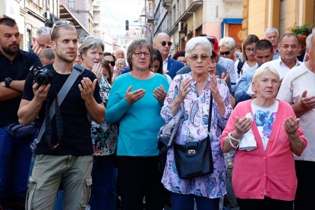 Saraybosna'daki pazar yeri katliamının kurbanları unutulmadı