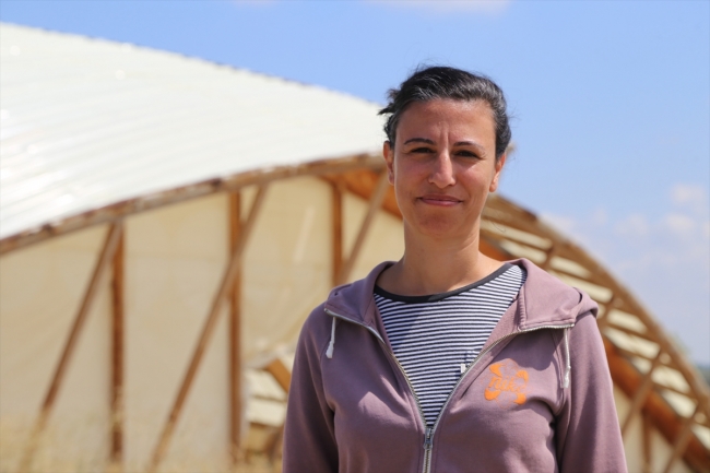 Çatalhöyük kazılarında küçük kadın ve erkek heykelleri bulundu