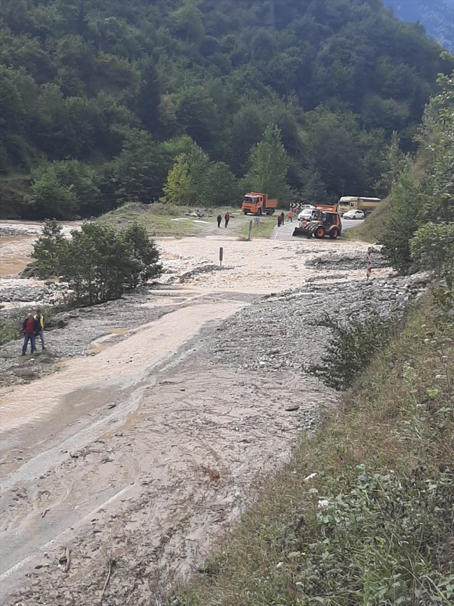 Trabzon Araklı'da heyelan