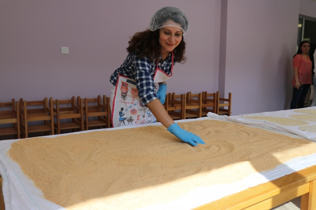 Öğretmenler minik öğrencileri için mutfağa girdi