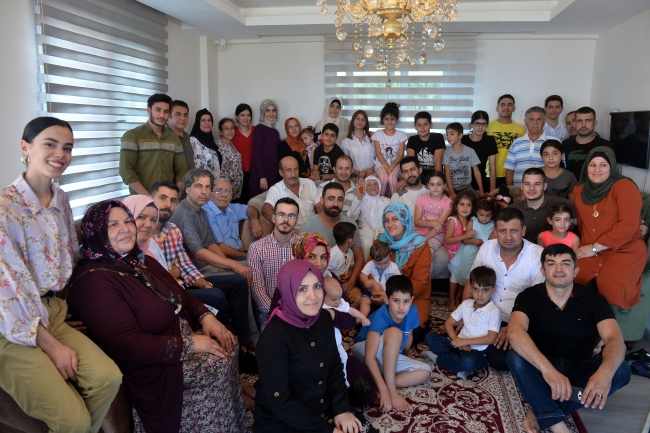 Hac hayali gerçek olan asırlık Fikriye Nine'nin mutluluğu