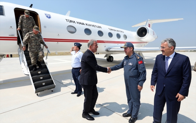 Bakan Akar: Doğu Akdeniz'de haklarımızı çiğnetmeyeceğiz