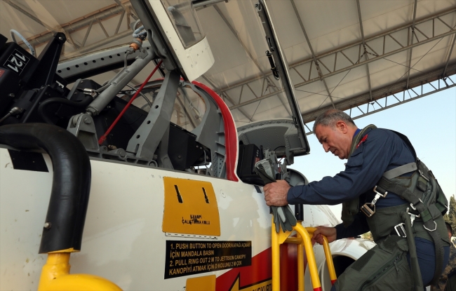 Bakan Akar: Doğu Akdeniz'de haklarımızı çiğnetmeyeceğiz