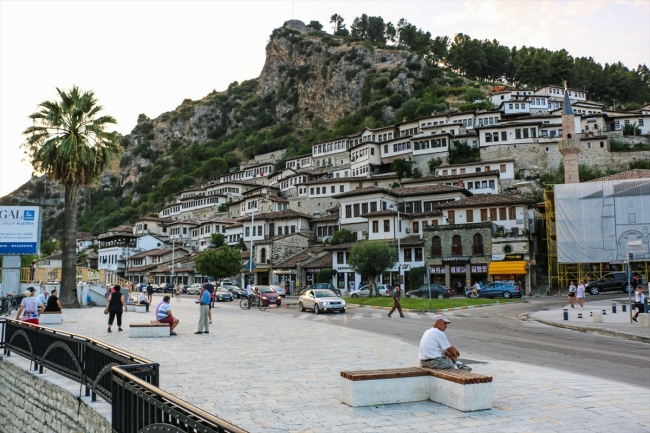 Arnavutluk'ta farklı medeniyetlerin iz bıraktığı yer: Berat Kalesi