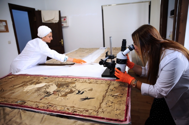 19. yüzyıla ait Japon gazete kupürleri onarıma alındı