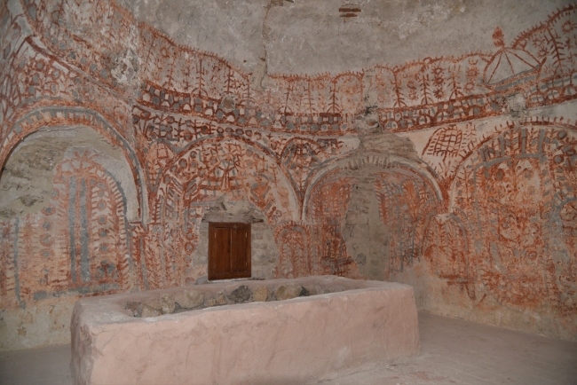 Osmanlı uç beyinin türbesinden eski Orta Asya Türk motifleri çıktı