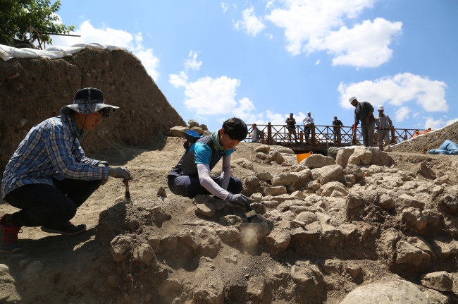 Koreli arkeoloji öğrencileri Çorum'da tecrübe kazanıyor