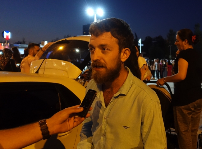 İstanbul sokaklarında horonla gönülleri fethediyorlar