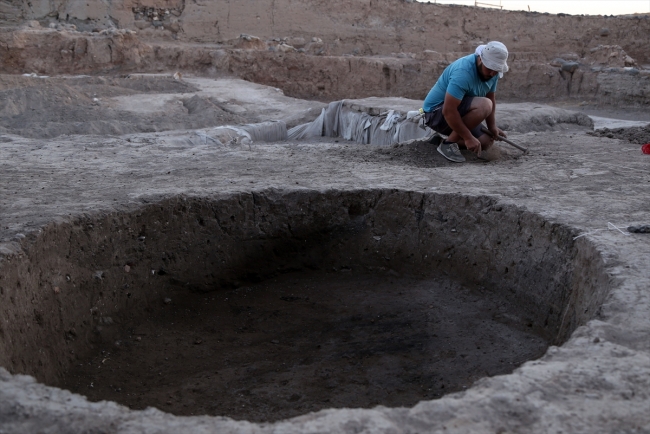 Kilis'te 4 bin yıllık olduğu tahmin edilen saray kalıntısı bulundu