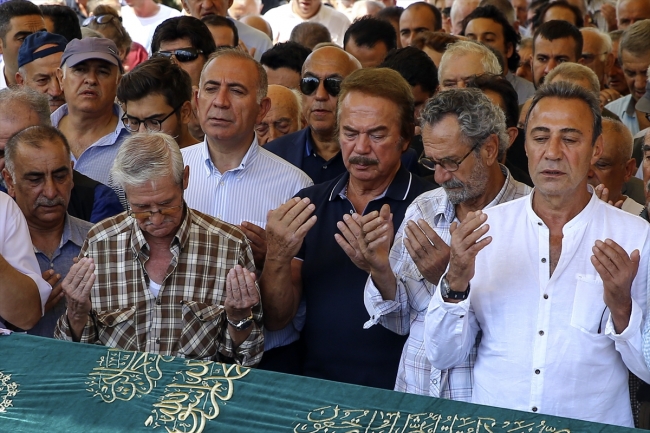 Usta oyuncu Süleyman Turan son yolculuğuna uğurlandı