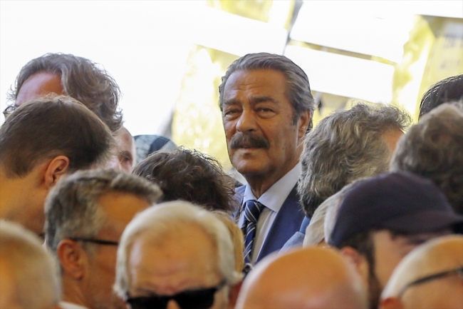 Usta oyuncu Süleyman Turan son yolculuğuna uğurlandı