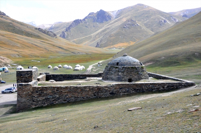 Kırgızistan'ın doğusunda gizemli kervansaray: Taş Rabat