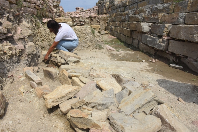 Tieion Antik Kenti'ndeki demir ocağı gün yüzüne çıkarılıyor