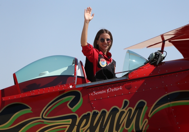 Türk kadınının göklerdeki temsilcisinin 25'inci gösteri heyecanı