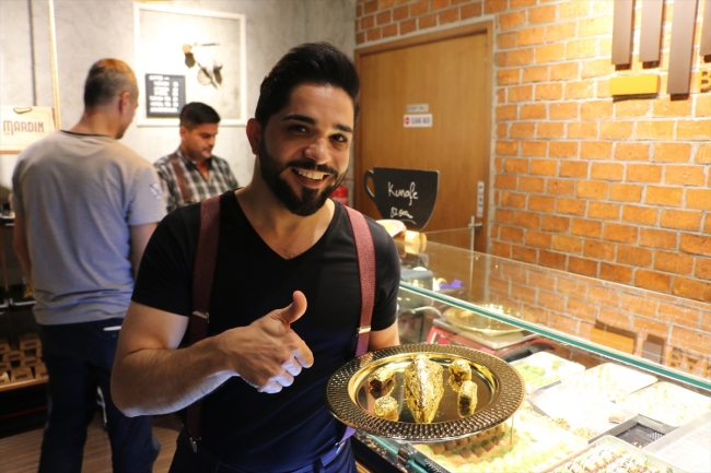 Altın kaplamalı baklavanın dilimi 1000 dolar