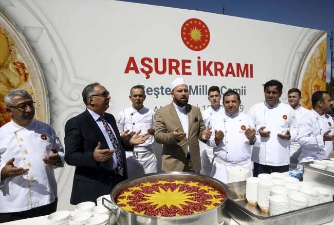 Cumhurbaşkanlığından 7 ilde vatandaşlara aşure ikramı