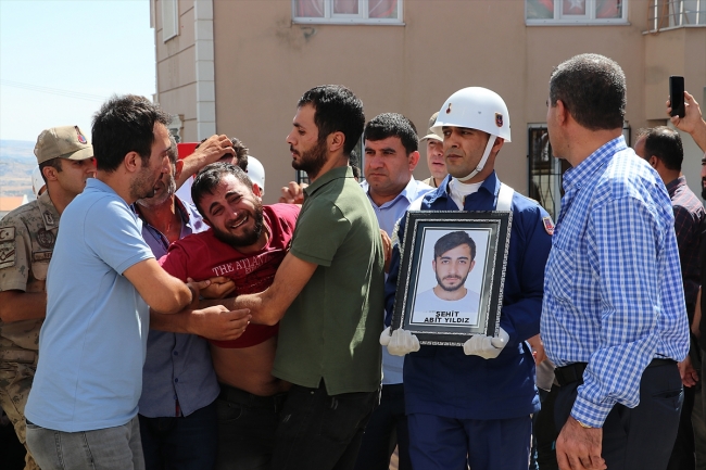 Diyarbakır'ın sivil şehitleri son yolculuklarına uğurlandı