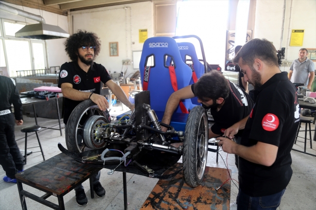 Öğrencilerin hurda parçalardan yaptığı otomobil: Atabey Gazi