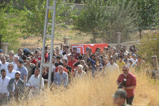 Şehit güvenlik korucusu son yolculuğuna uğurlandı