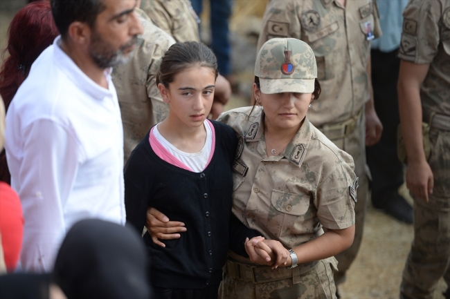 Şehit güvenlik korucusu son yolculuğuna uğurlandı