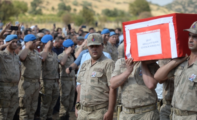 Şehit güvenlik korucusu son yolculuğuna uğurlandı