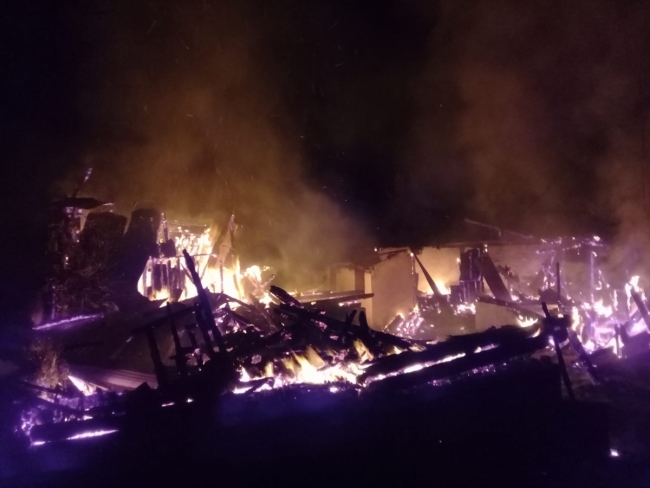 Ordu'da 4 ahşap ev yandı