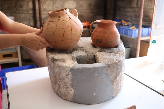 Assos'ta 2 bin 200 yıllık aslan heykeli bulundu