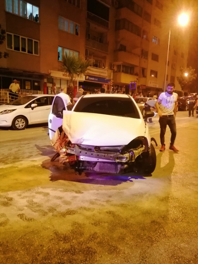 Denizli'de 12 aracın karıştığı kaza anı kamerada