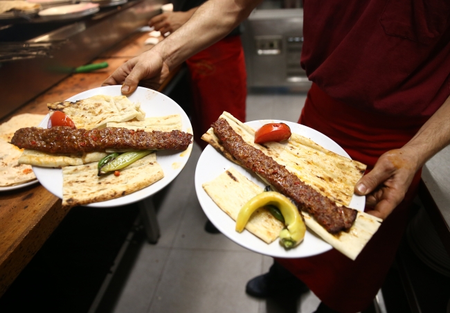 222 metrelik Adana kebabı Guinness'e aday