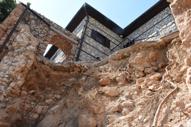 Alanya Kalesi'nin surlarında skandal yıkım