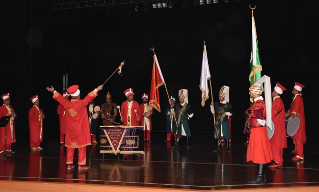 Neşet Ertaş türkülerine mehter yorumu