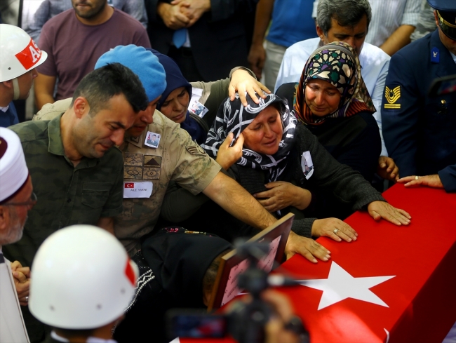 Şehit Teğmen Dinçer, son yolculuğuna uğurlandı