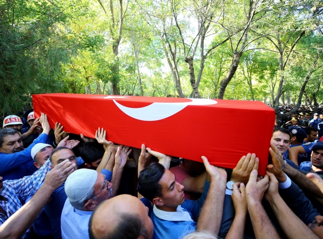 Şehit Teğmen Dinçer, son yolculuğuna uğurlandı