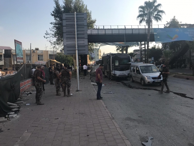 Adana'da çevik kuvvet aracına bombalı saldırı düzenlendi. Fotoğraf: AA