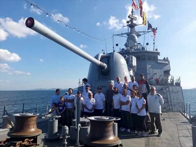 İstanbul'daki 9 savaş gemisi vatandaşların ziyaretine açıldı