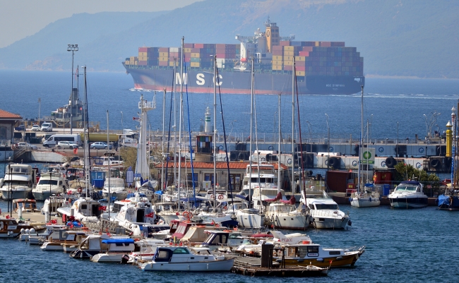 Türk boğazlarından 6 ayda 40 bin 880 gemi geçti