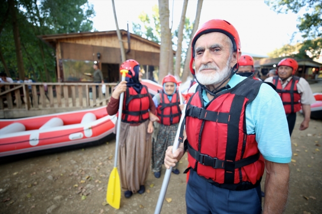 Melen Çayı'nda 65 yaş üstü rafting turu