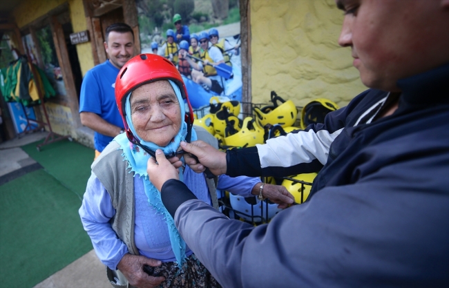 Melen Çayı'nda 65 yaş üstü rafting turu