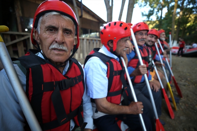 Melen Çayı'nda 65 yaş üstü rafting turu