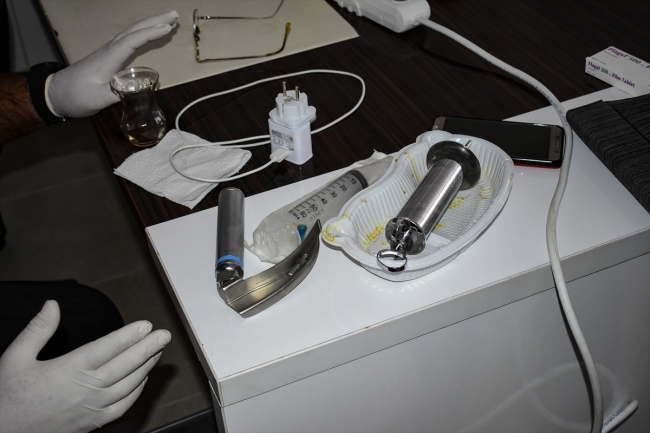 FETÖ'den ihraç edilen doktora kaçak tıp merkezi baskını