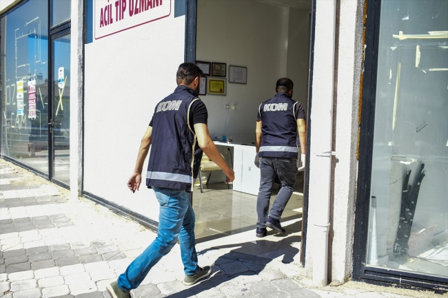 FETÖ'den ihraç edilen doktora kaçak tıp merkezi baskını